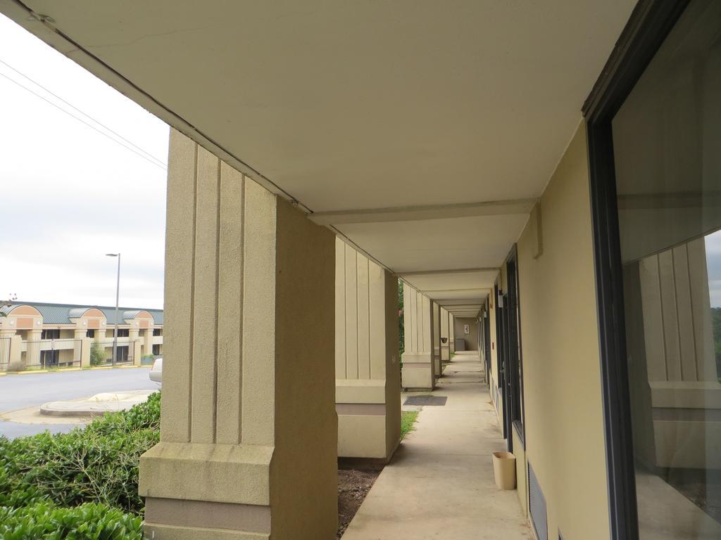 Budgetel Inn & Suites เมคอน ภายนอก รูปภาพ